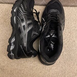 ASICS Black and Silver gel 1130 Athletic Sneakers